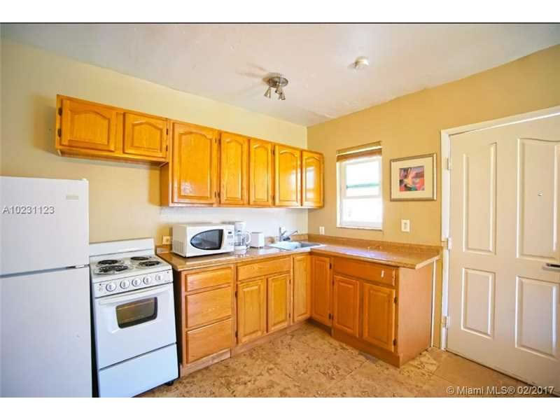 Hollywood Beach Hotel For Sale - 8 Units near beach and boardwalk - $2,750,000