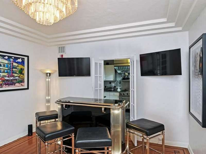 Hollywood Beach Hotel For Sale - 8 Units near beach and boardwalk - $2,750,000