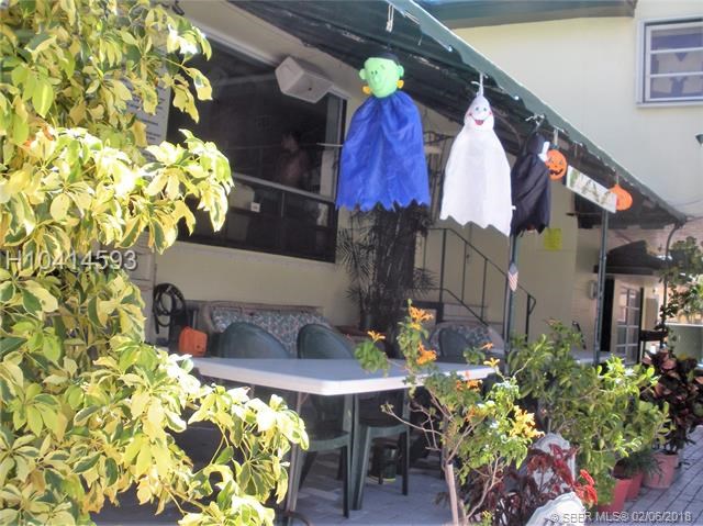 7 Unit Hotel For Sale On Hollywood Beach - Florida $2,100,000