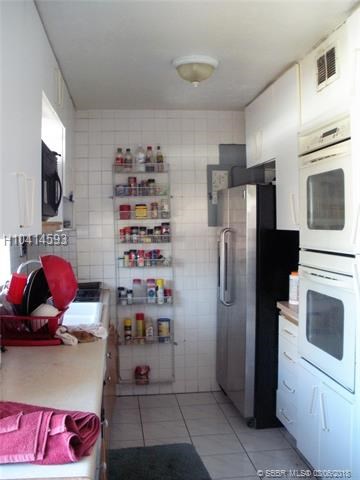 7 Unit Hotel For Sale On Hollywood Beach - Florida $2,100,000