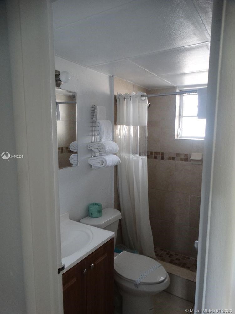 Florida Keys Resort For Sale - 24 Rooms, Tiki Bar with Liquor License $ 6,900,000